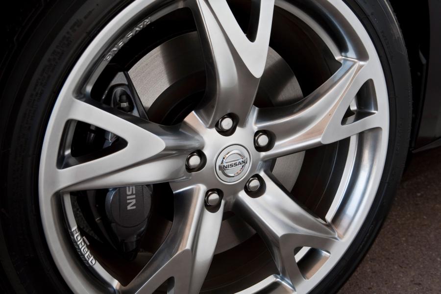  Nissan 370Z Roadster 2010 года  (фото 14 из 21)